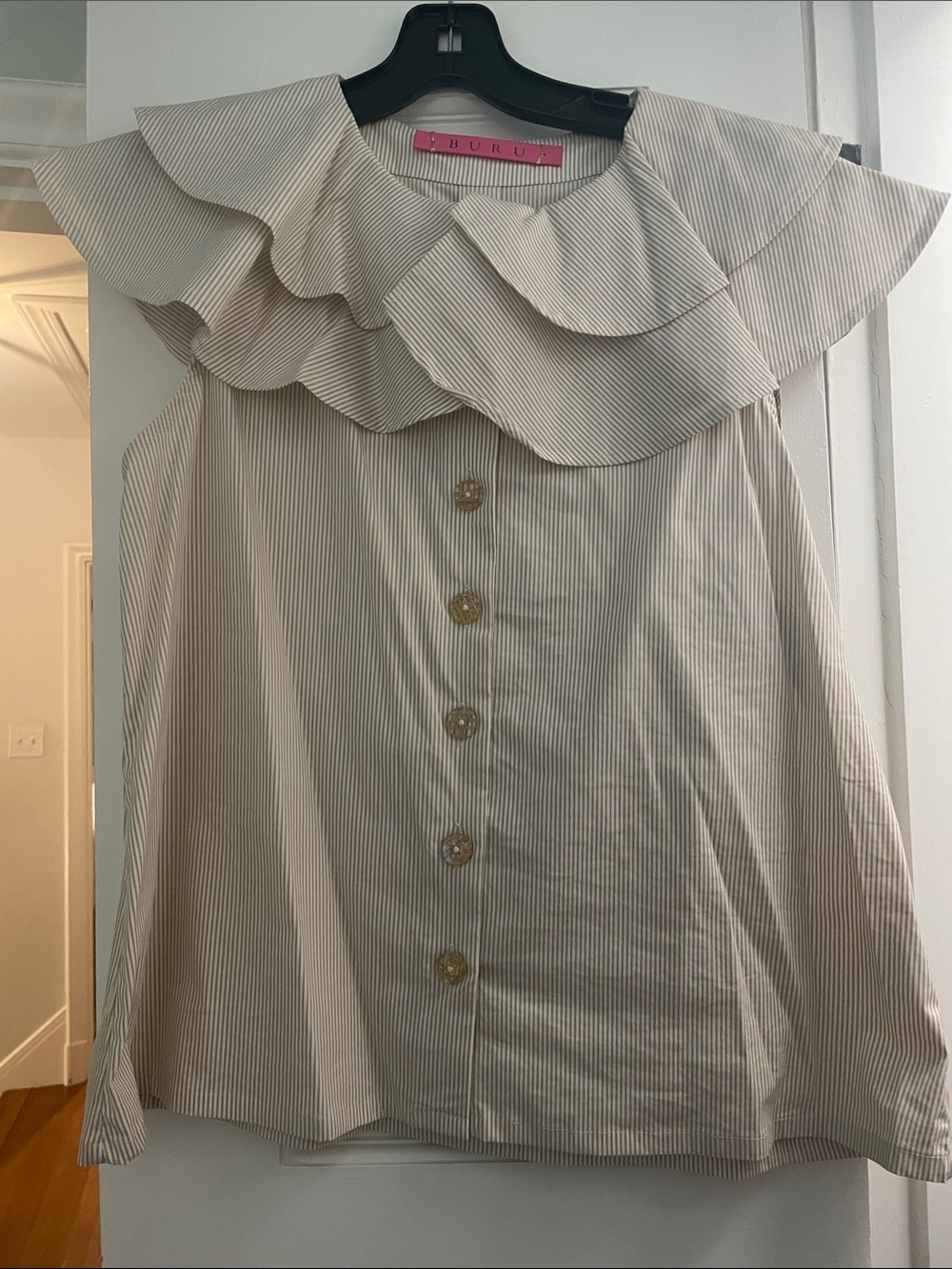 BURU Tan & White Striped Ruffle Collar Sleeveless Button-Front Blouse